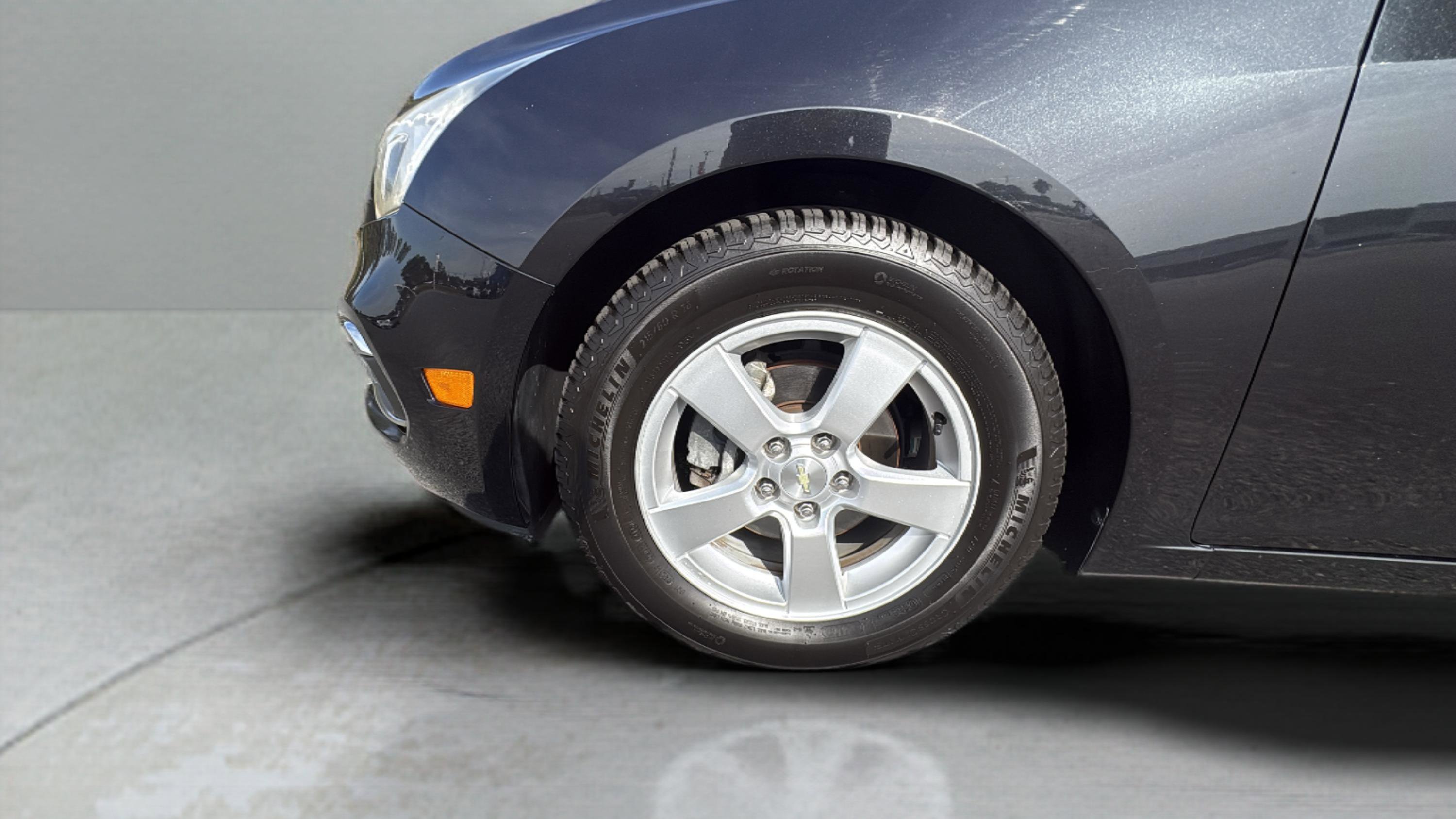 Used 2016 Chevrolet Cruze LT w/ Technology Package image 17