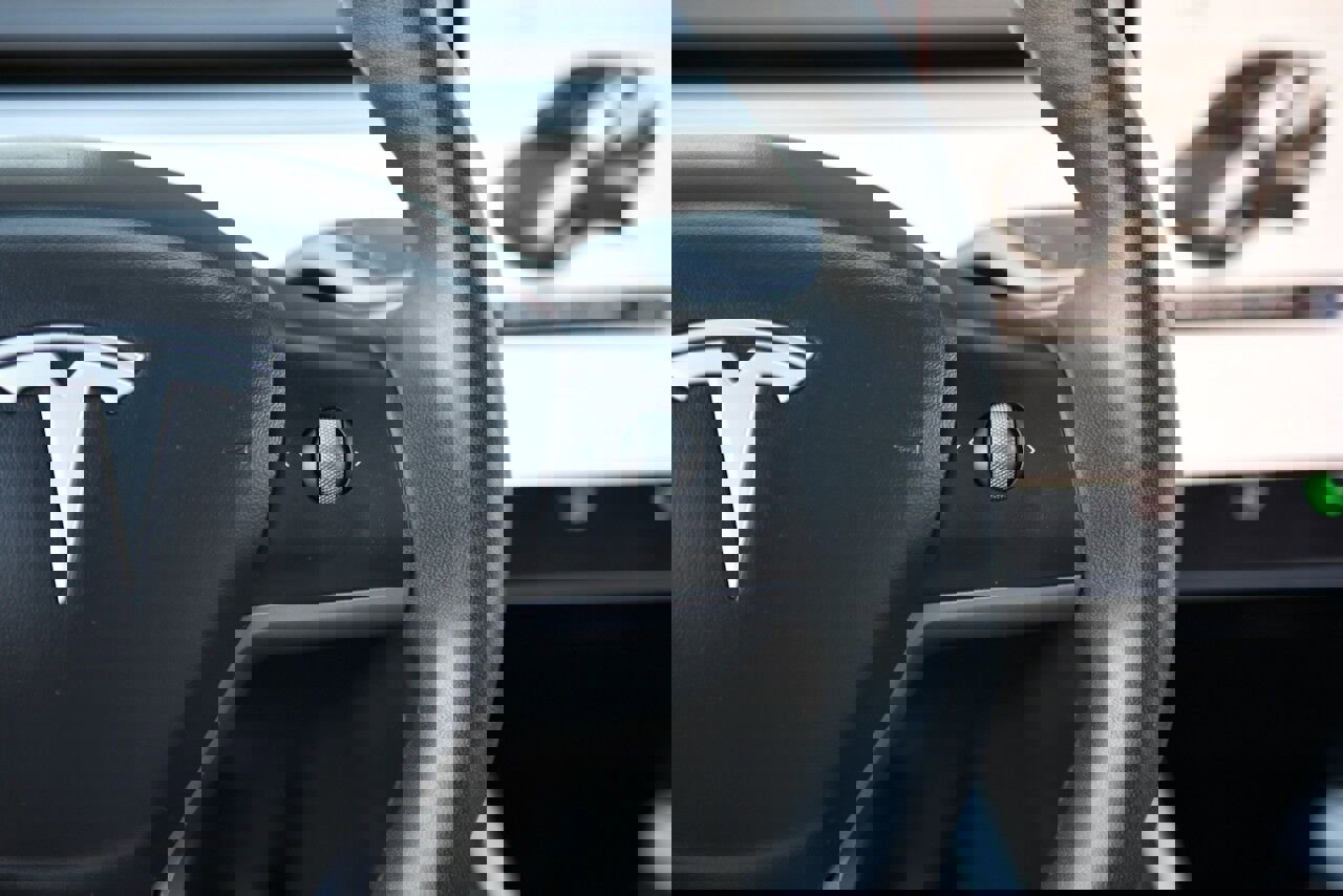 Used 2021 Tesla Model Y Long Range image 22