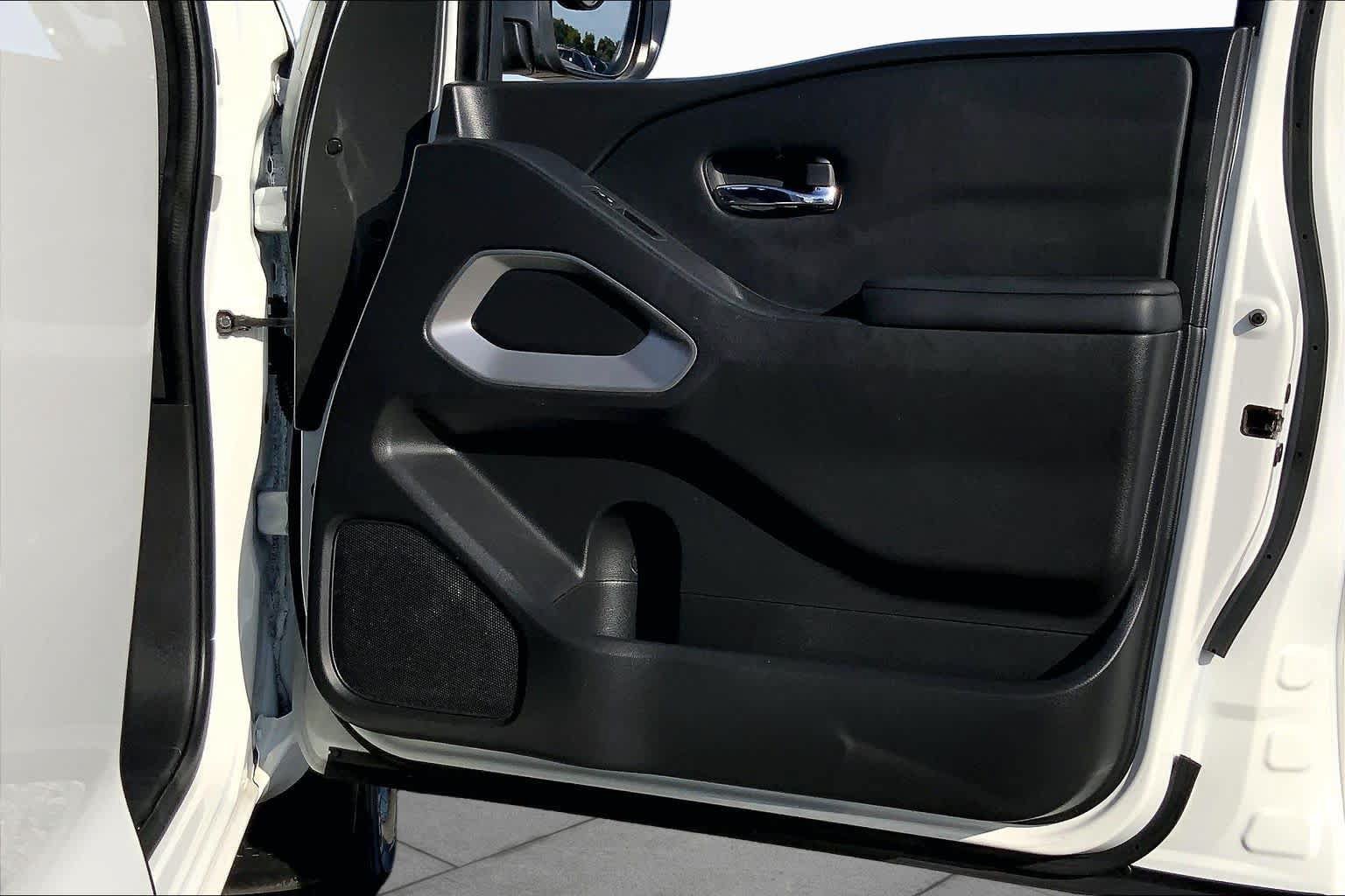 Used 2023 Nissan Frontier SV w/ Technology Package RWD image 22