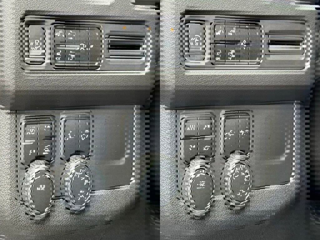 Used 2023 Chevrolet Suburban LT w/ Luxury Package AWD/4WD image 23