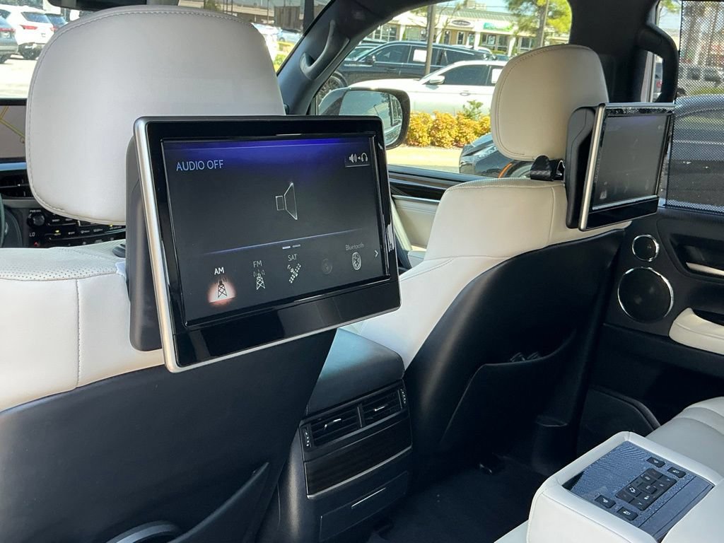 Used 2020 Lexus LX 570 4WD w/ Sport Package image 18