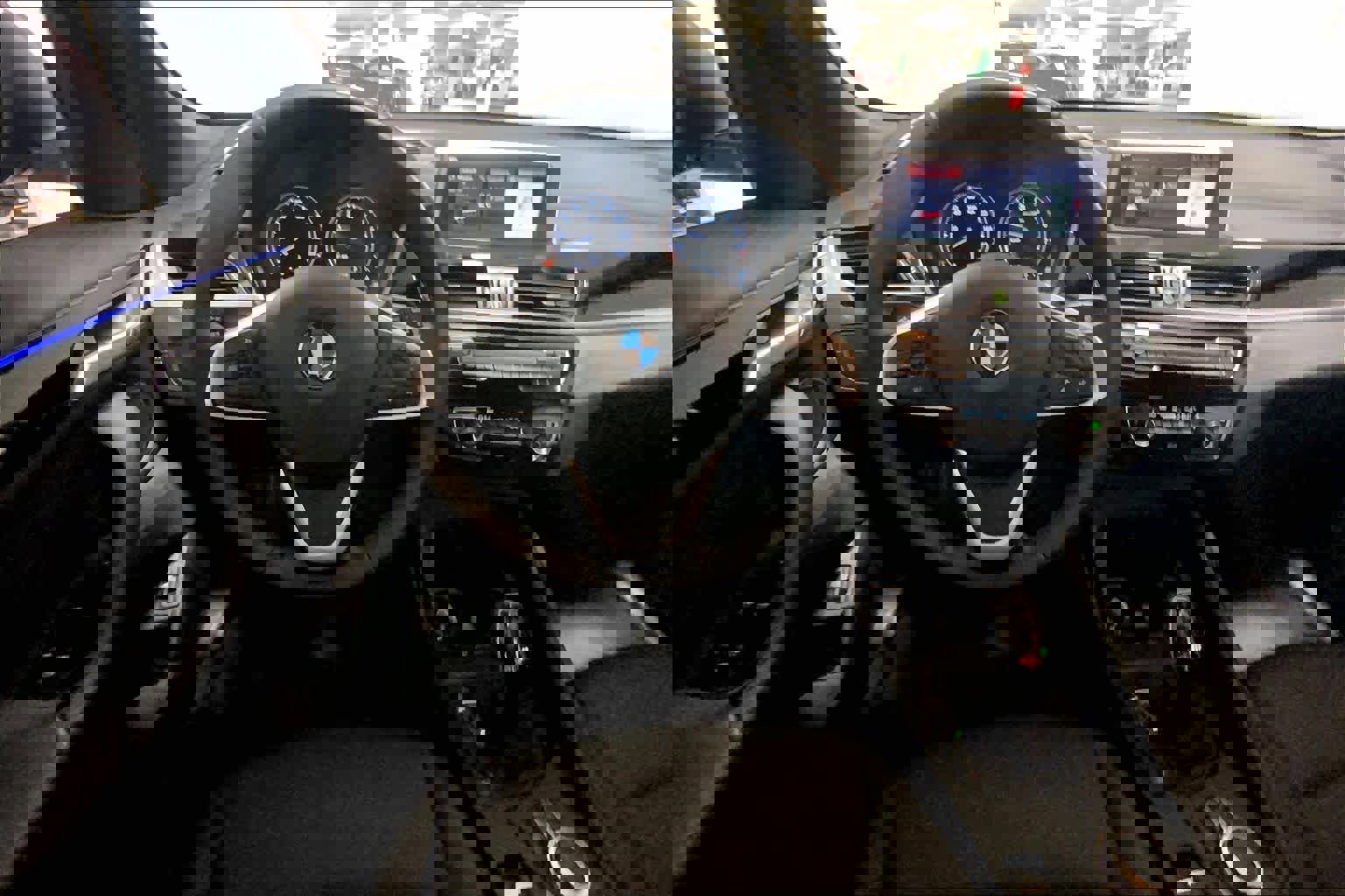 Used 2021 BMW X1 xDrive28i image 5