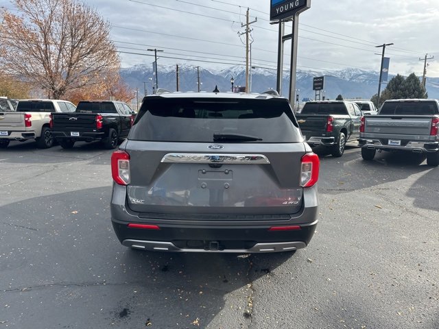 Used 2022 Ford Explorer XLT w/ Equipment Group 202A image 6