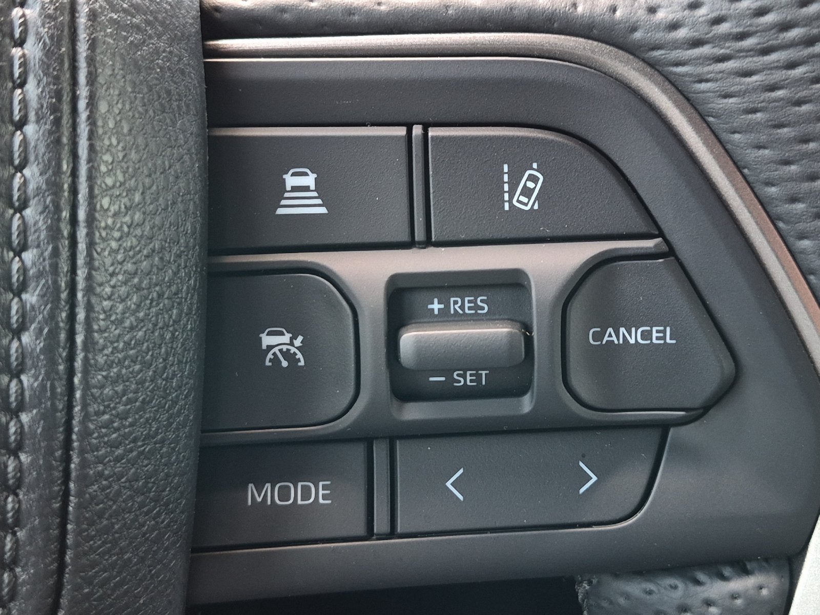 New 2026 Toyota Tundra Limited AWD/4WD image 25