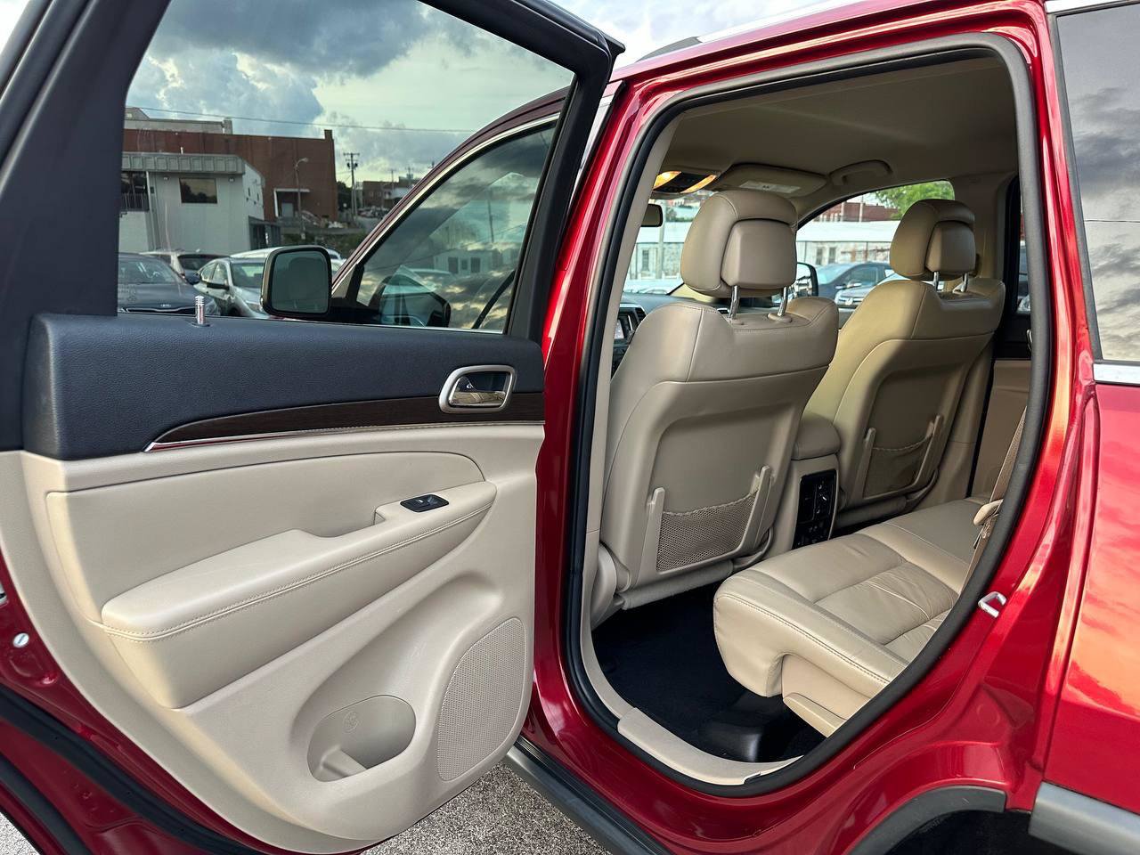Used 2014 Jeep Grand Cherokee Limited RWD image 19