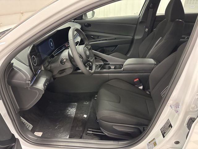 Used 2025 Hyundai Elantra SEL FWD image 7