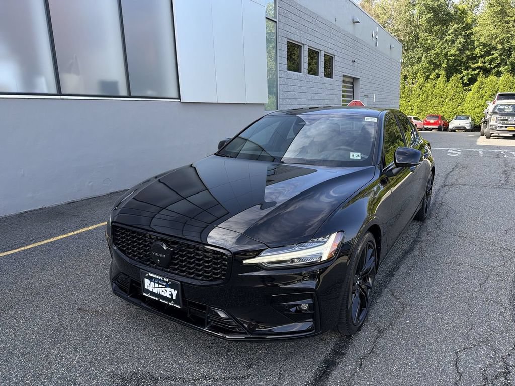 Certified 2024 Volvo S60 B5 Plus w/ Climate Package AWD/4WD image 4