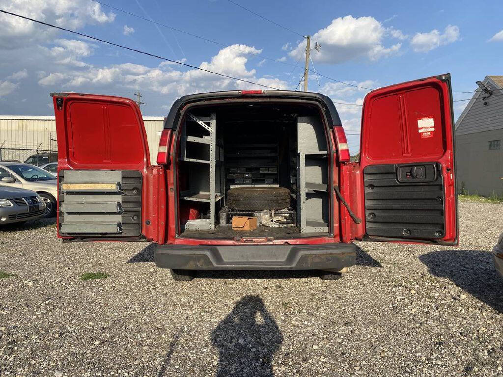 Used 2016 Chevrolet Express 2500 RWD image 4