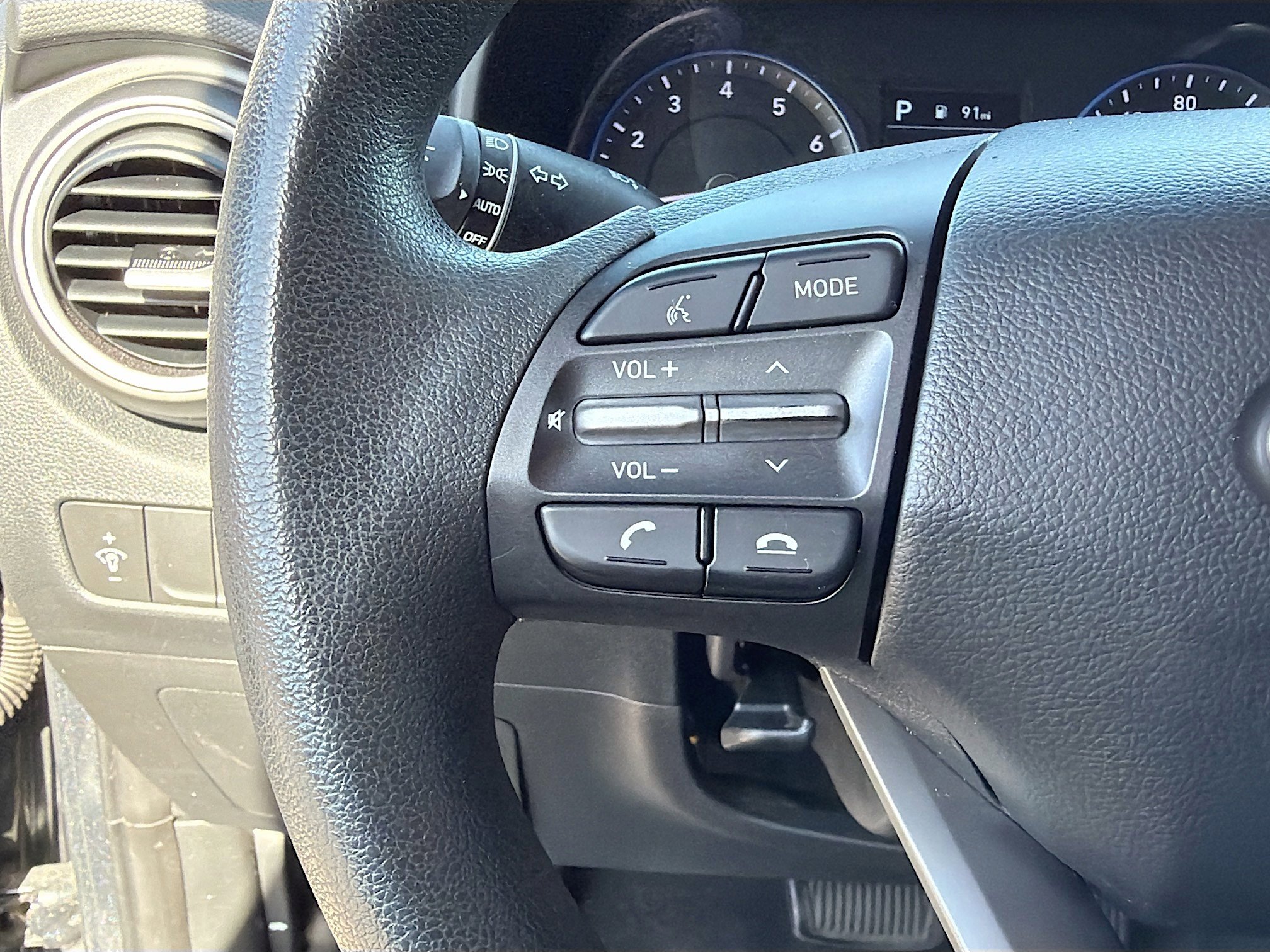 Used 2021 Hyundai Kona SE image 32