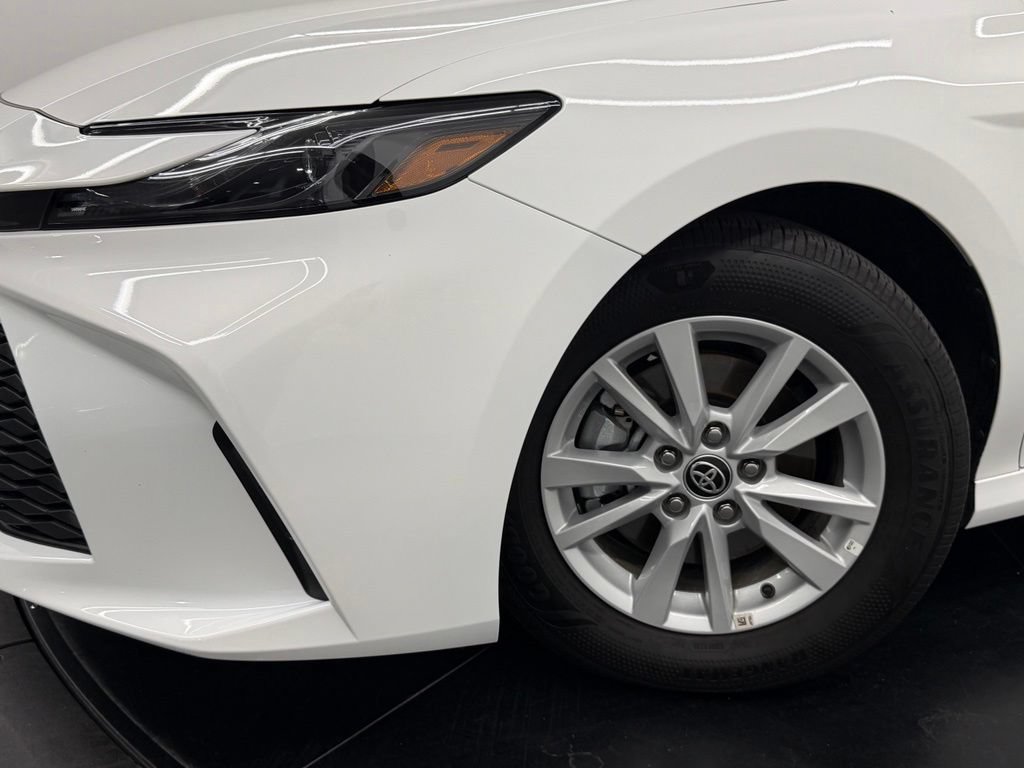 Used 2026 Toyota Camry LE w/ Convenience Package FWD image 5