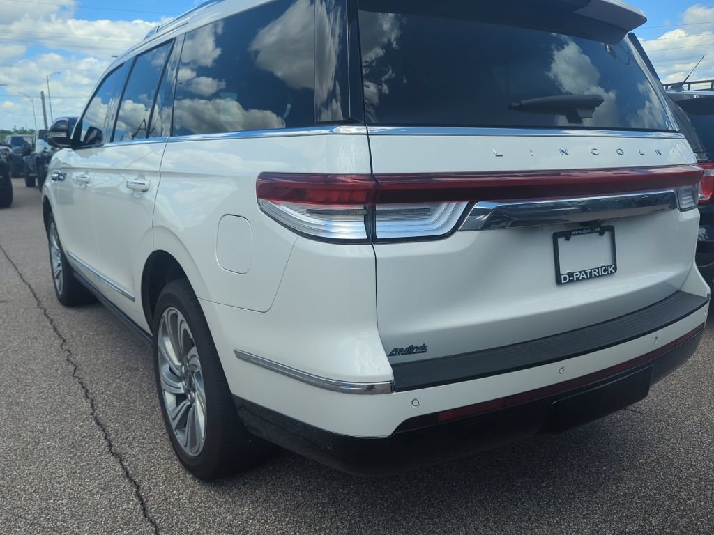 Used 2024 Lincoln Navigator Reserve AWD/4WD image 6