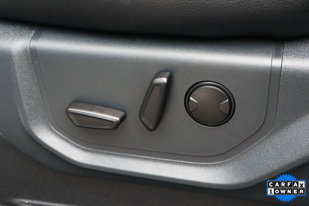 Used 2022 Ford F350 Lariat w/ Black Appearance Package image 17