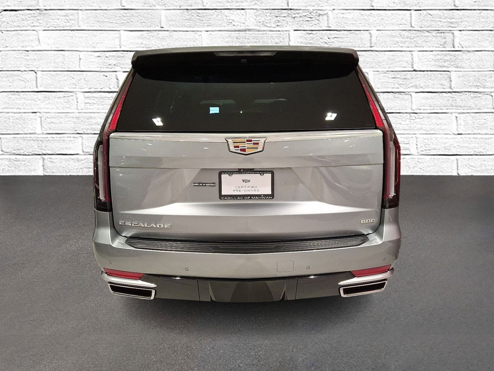 Used 2023 Cadillac Escalade Premium Luxury Platinum image 4