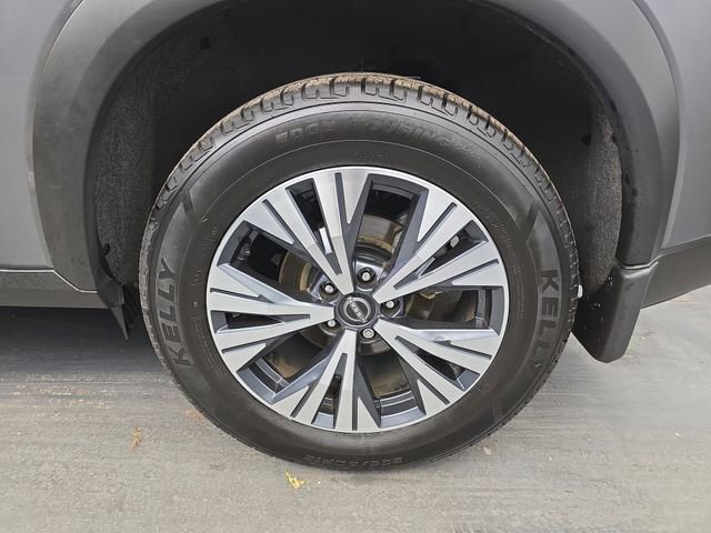 Used 2023 Nissan Rogue SV image 16