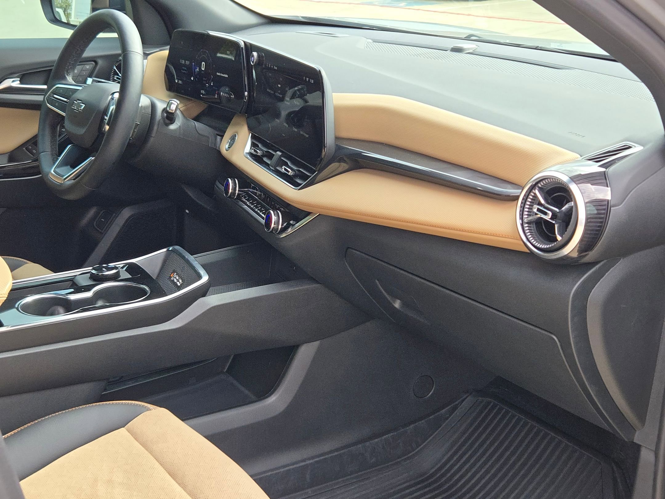 Certified 2026 Chevrolet Equinox ACTIV w/ Convenience Package III image 28