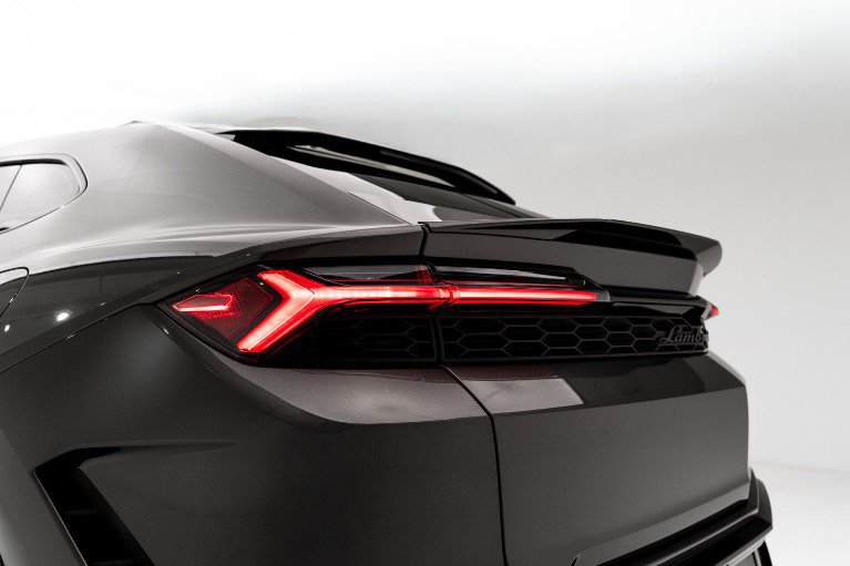 Used 2025 Lamborghini Urus SE AWD/4WD image 46