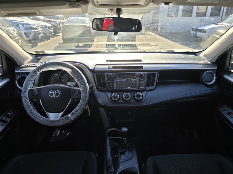 Used 2016 Toyota RAV4 LE image 18