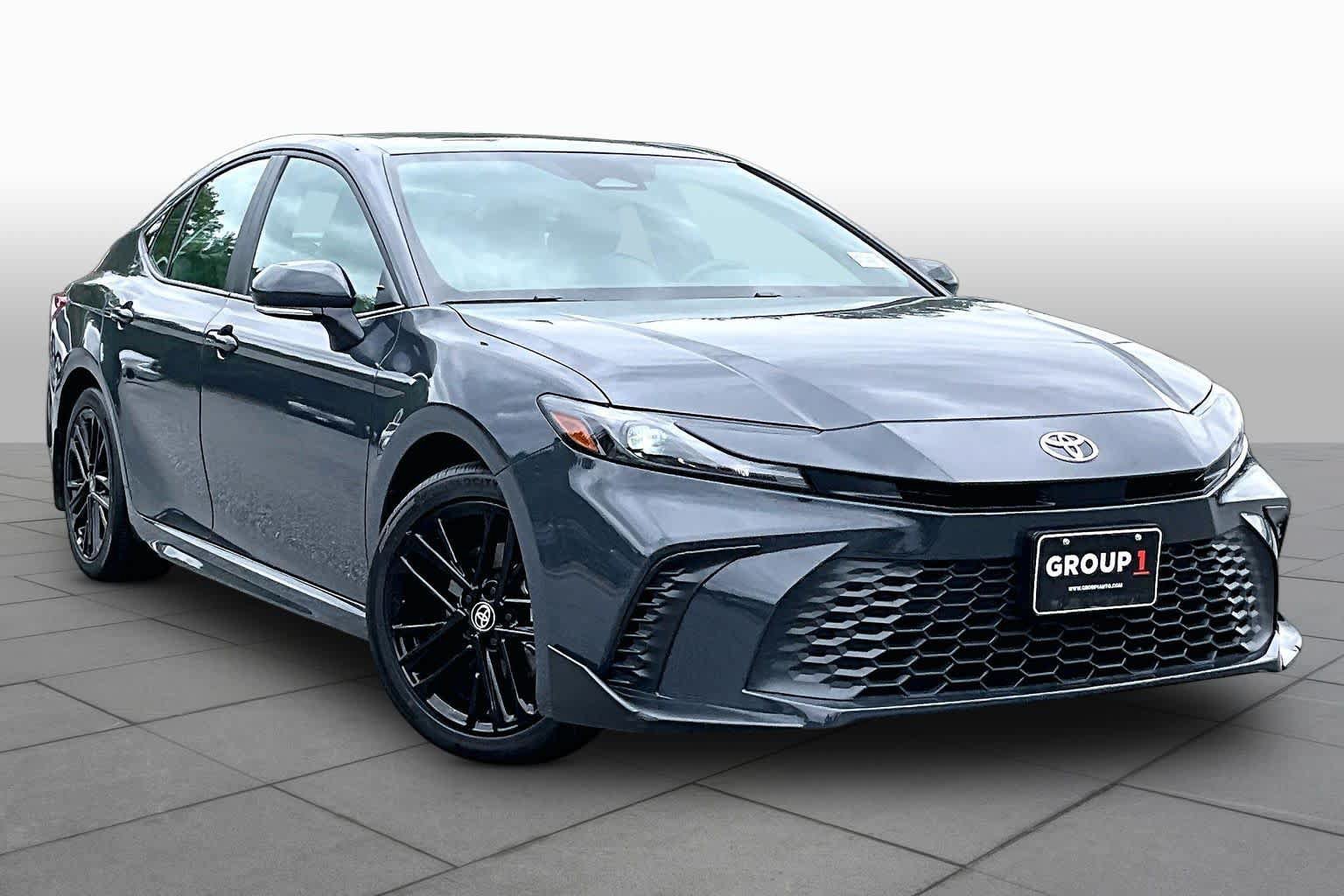 Used 2025 Toyota Camry SE w/ Convenience Package AWD/4WD image 3