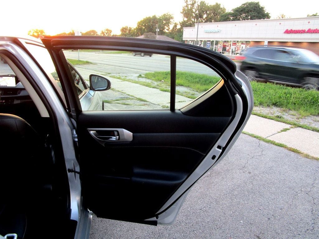 Used 2014 Lexus CT 200h FWD image 34
