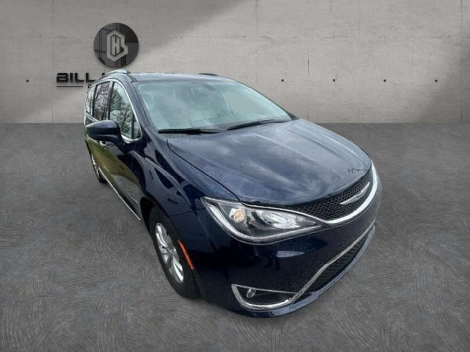 Used 2019 Chrysler Pacifica Touring-L image 2