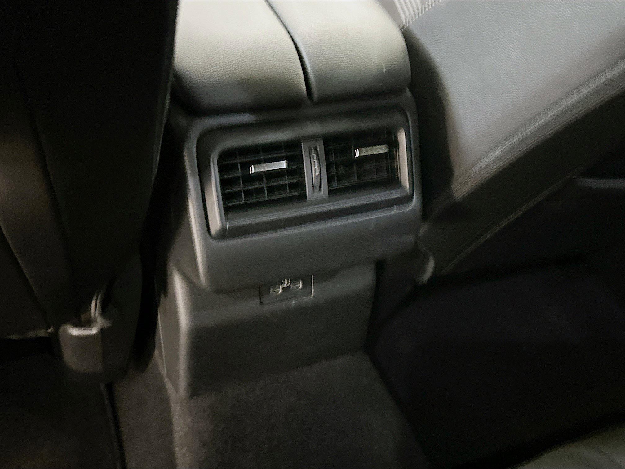 Used 2025 MAZDA CX-50 AWD 2.5 S w/ Premium Package image 29