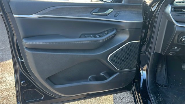 New 2026 Jeep Grand Cherokee Limited w/ Limited Altitude Package image 14