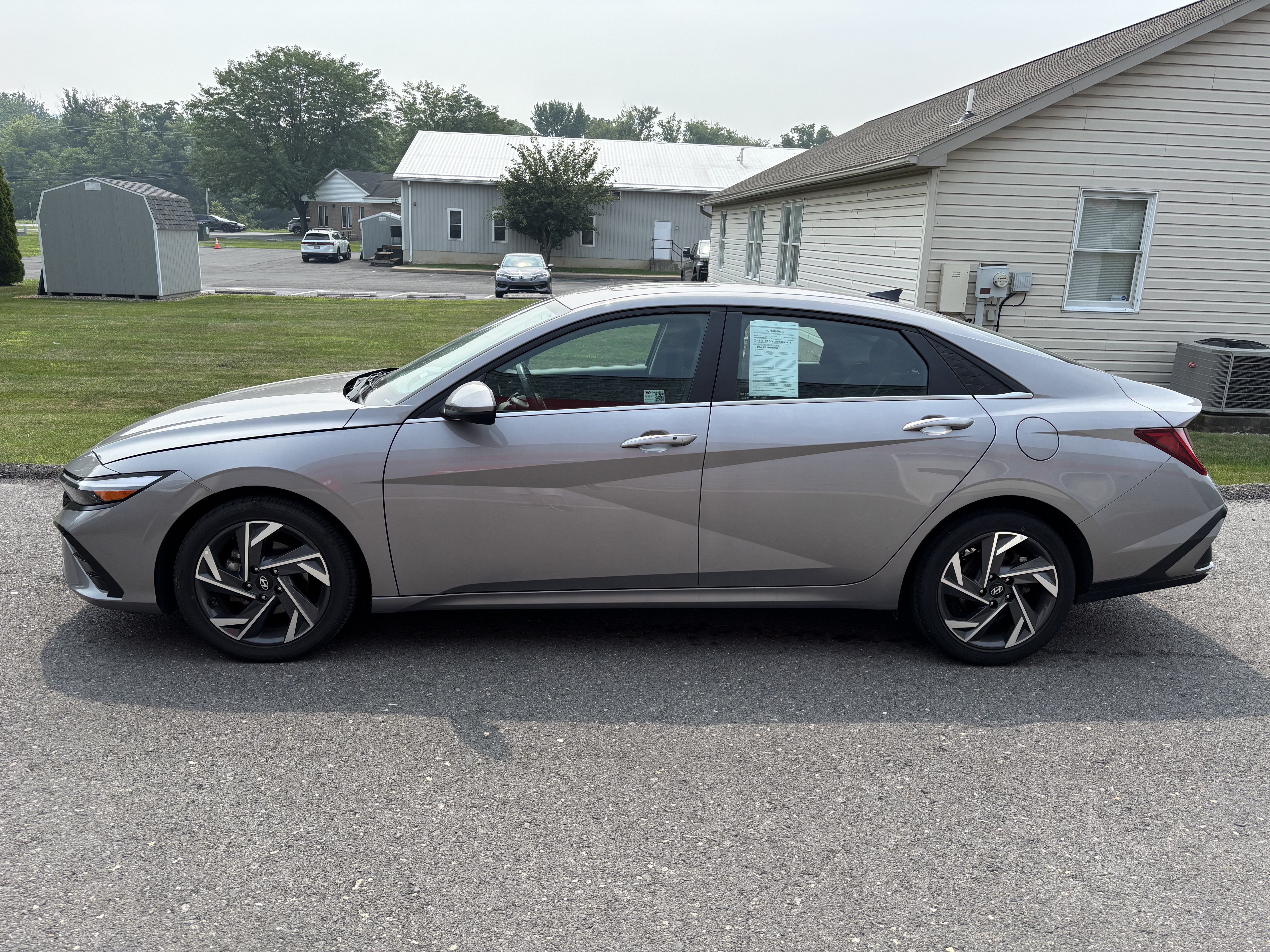Used 2025 Hyundai Elantra SEL FWD image 7