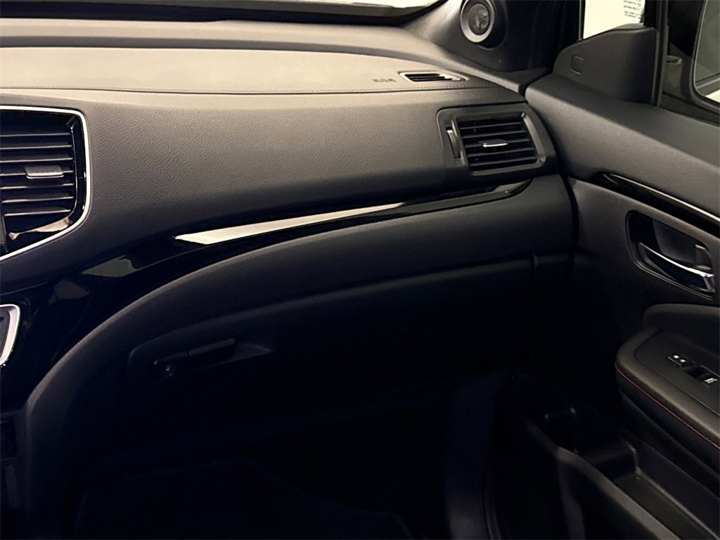 Certified 2022 Honda Ridgeline Black Edition image 17
