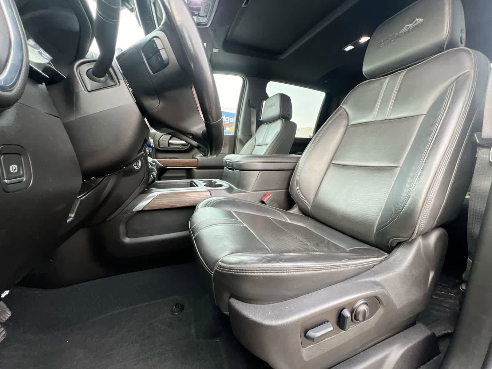 Used 2022 Chevrolet Silverado 2500 High Country w/ Z71 Off-Road Package image 16