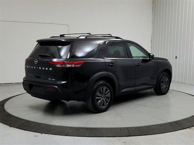 Used 2024 Nissan Pathfinder SV image 7