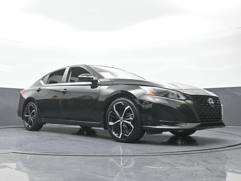 Used 2024 Nissan Altima 2.5 SR FWD image 58