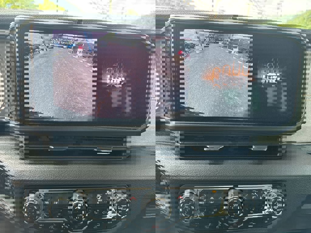 Used 2025 Jeep Wrangler Sport image 23