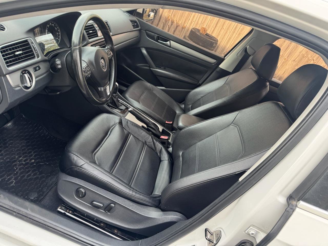 Used 2014 Volkswagen Passat 2.5 SE FWD image 22