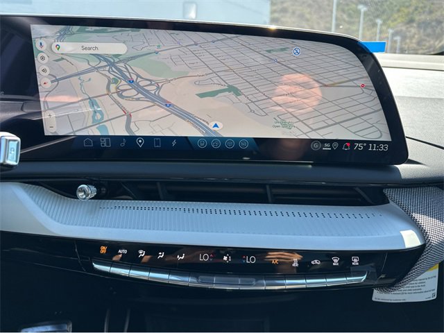 New 2025 Cadillac Optiq Luxury 1 image 26