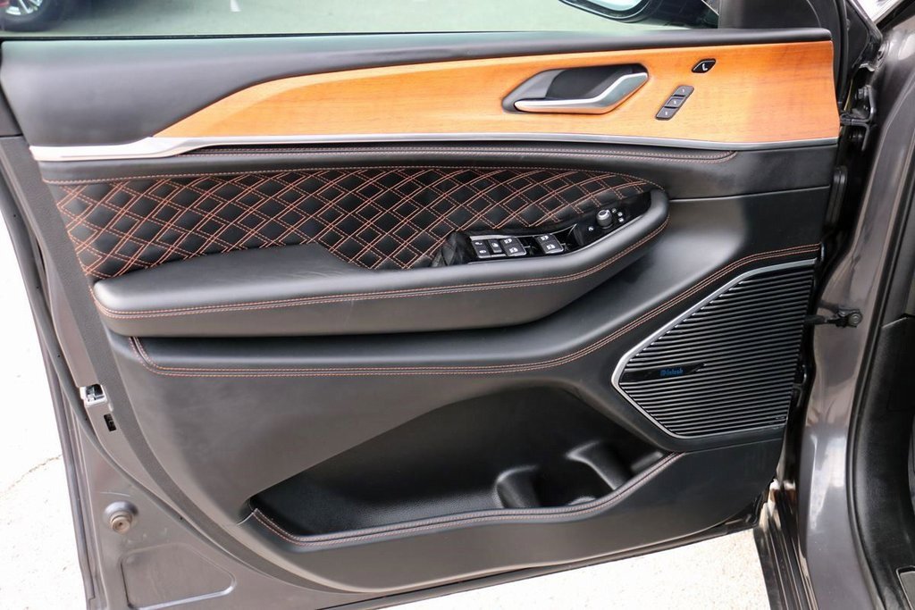 Used 2022 Jeep Grand Cherokee Summit image 14