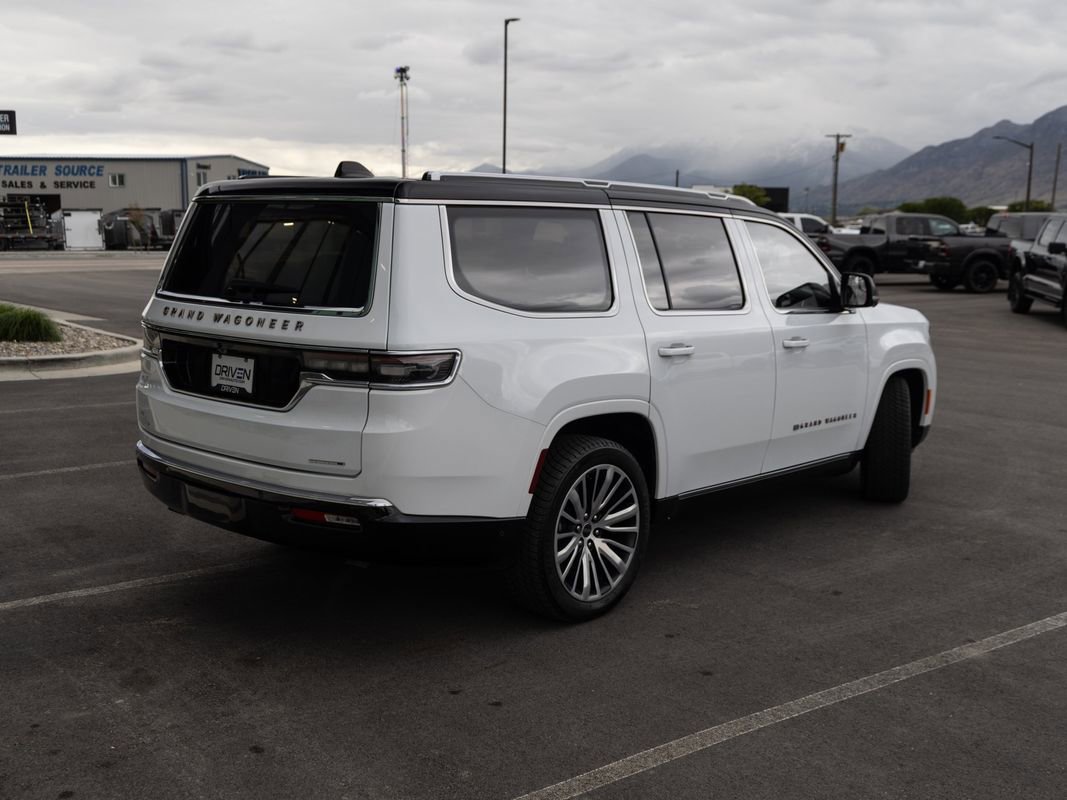 Used 2023 Jeep Grand Wagoneer Series III AWD/4WD image 7