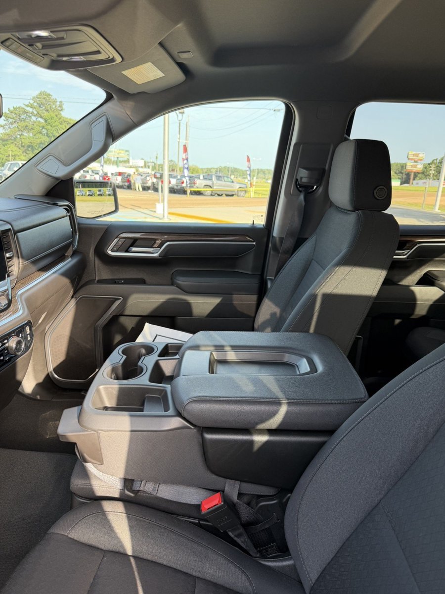 Used 2026 Chevrolet Silverado 1500 RST AWD/4WD image 11