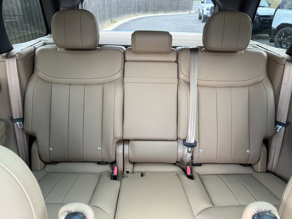 New 2025 Land Rover Range Rover SE image 33