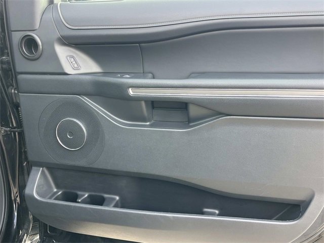 Used 2024 Ford Expedition Max XLT image 24