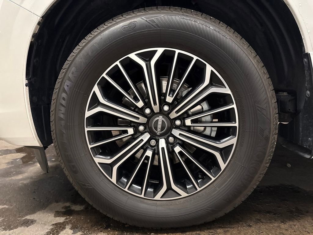 Used 2025 Nissan Armada Platinum w/ Convenience Package image 9