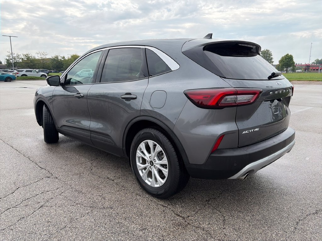 Used 2023 Ford Escape Active w/ Tech Pack #2 FWD image 5