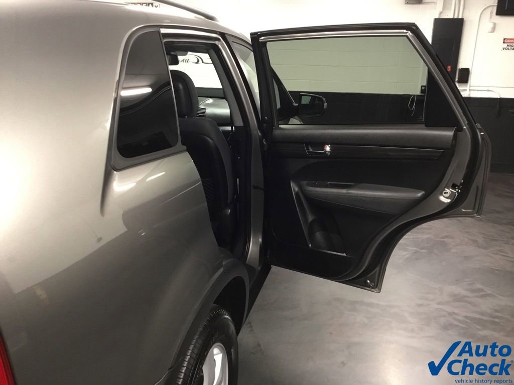 Used 2013 Kia Sorento LX w/ Convenience Pkg image 29