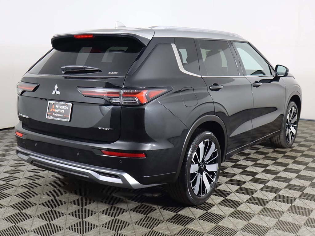 New 2025 Mitsubishi Outlander AWD image 16