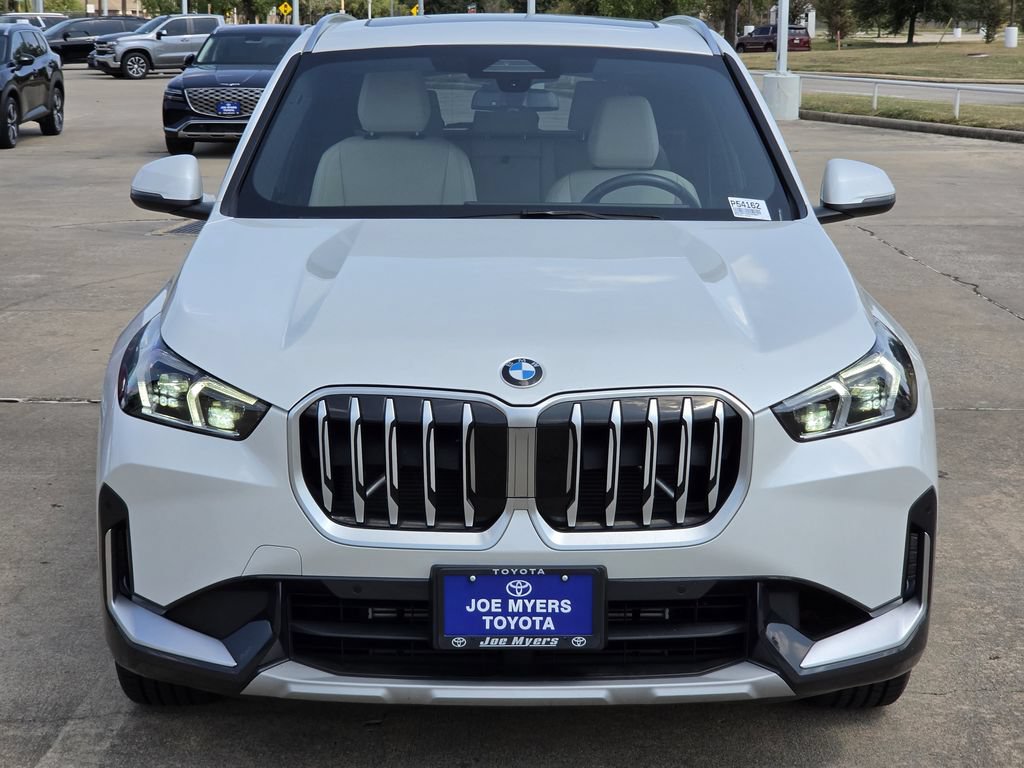 Used 2025 BMW X1 xDrive28i AWD/4WD image 3