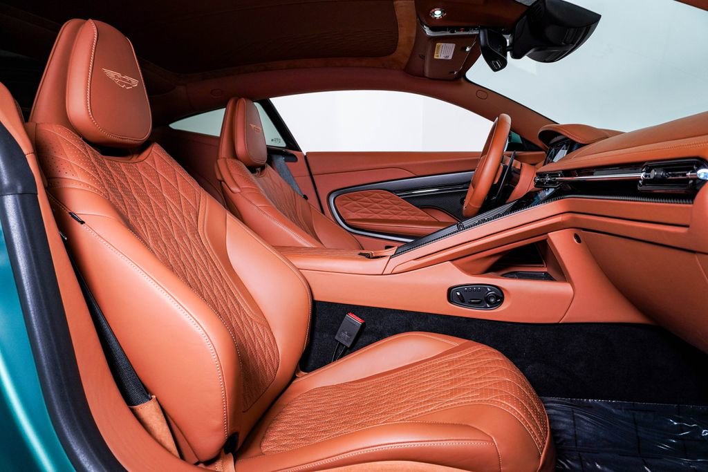 Used 2024 Aston Martin DB12 Coupe image 18