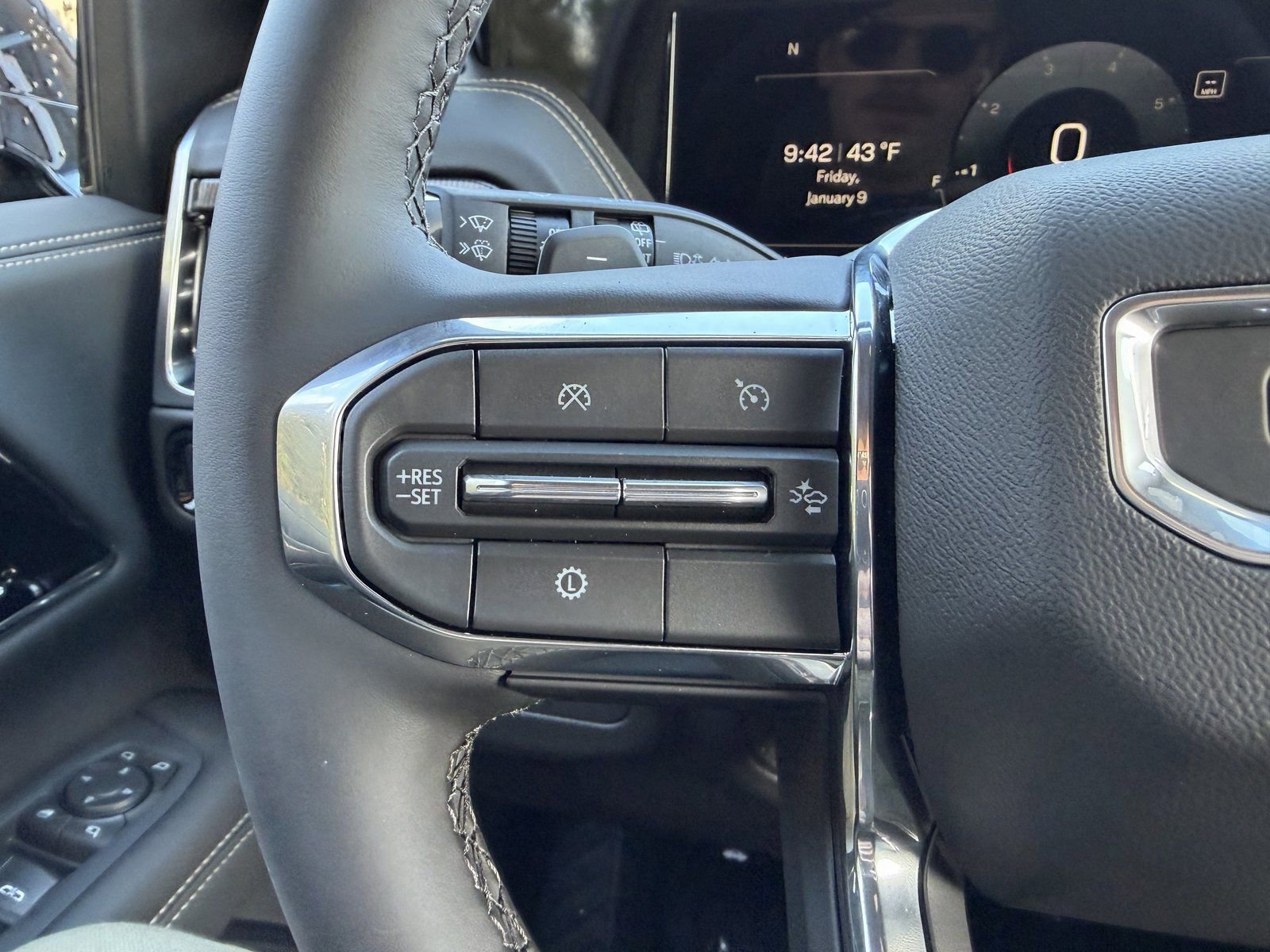 New 2026 GMC Yukon Elevation image 14