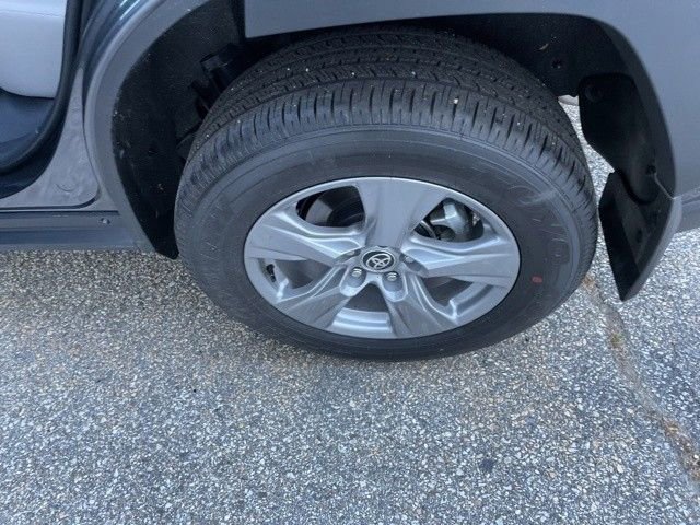 Used 2025 Toyota RAV4 XLE image 11