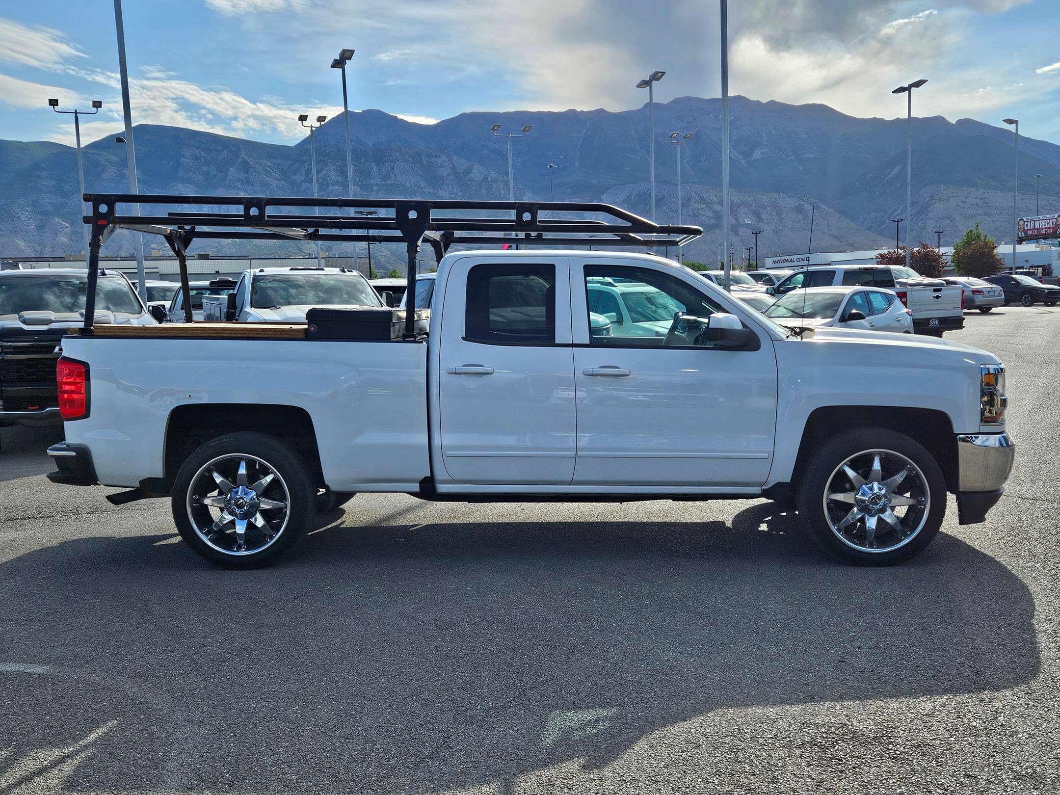 Used 2017 Chevrolet Silverado 1500 LT w/ All Star Edition AWD/4WD image 2