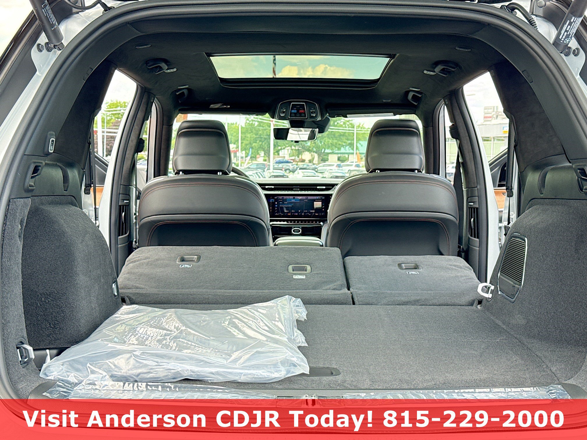 New 2026 Jeep Grand Cherokee Summit w/ Obsidian Package AWD/4WD image 7