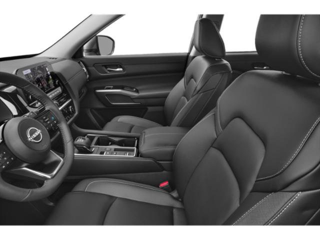 Used 2025 Nissan Pathfinder SL image 12
